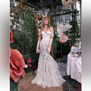 Galia Lahav Wedding Dress
G-302